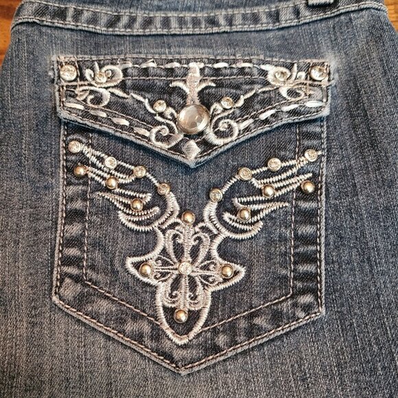 Earl Jeans Size 10 Mid Rise Straight Jeweled Button Flap Wings Medium Light - Picture 4 of 11